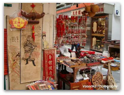 Cat Street Stalls in Hong Kong Cat Street Stalls