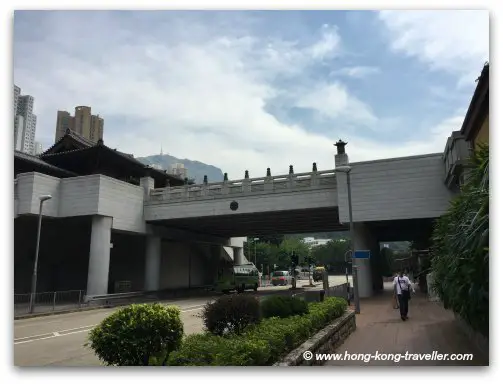 Overhead pedestrian bridge from Chi Lin Nunnery to Nan Lian Garden Overhead pedestrian bridge from Chi Lin Nunnery to Nan Lian Garden