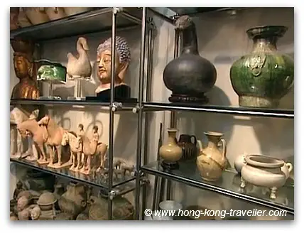 Chinese Antiques Gallery in Hollywood Road in Hong Kong Chinese Antiques Gallery in Hollywood Road Hong Kong