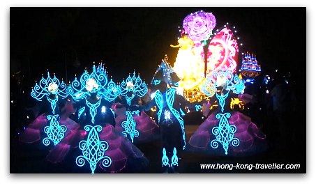 Disney Paint the Night Parade: Beauty and the Beast Disney Paint the Night Parade: Beauty and the Beast
