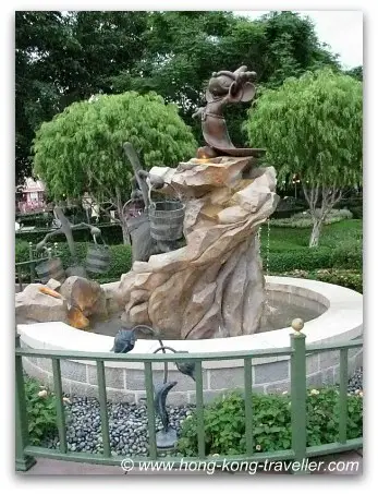 Fantasyland -Fantasy Gardens Fantasyland - Fantasy Gardens