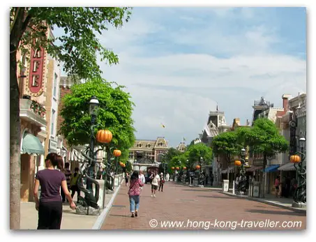 Main Street USA at Hong Kong Disneyland Main Street USA at Hong Kong Disneyland