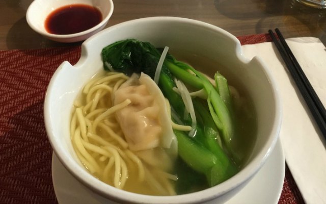 Hong Kong delicious fast-food: Noodle and dumpling soup Hong Kong delicious fast-food: Noodle and dumpling soup