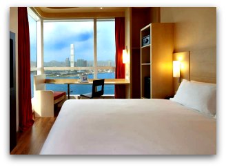 Ibis Hong Kong Bedroom with harbour view Ibis Hong Kong Bedroom with harbour view