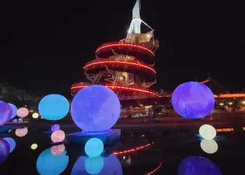 Mid-Autumn Lantern Displays Mid-Autumn Lantern Displays