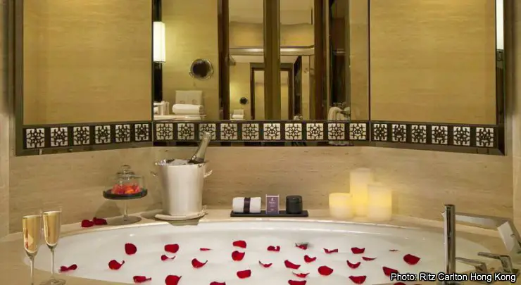 Romantic Hotels in Hong Kong: Ritz Carlton Romantic Hotels in Hong Kong: Ritz Carlton