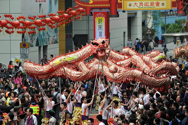Dragon Dance Parades at Tai Kok Tsui Temple Fair Dragon Dance Parades at Tai Kok Tsui Temple Fair